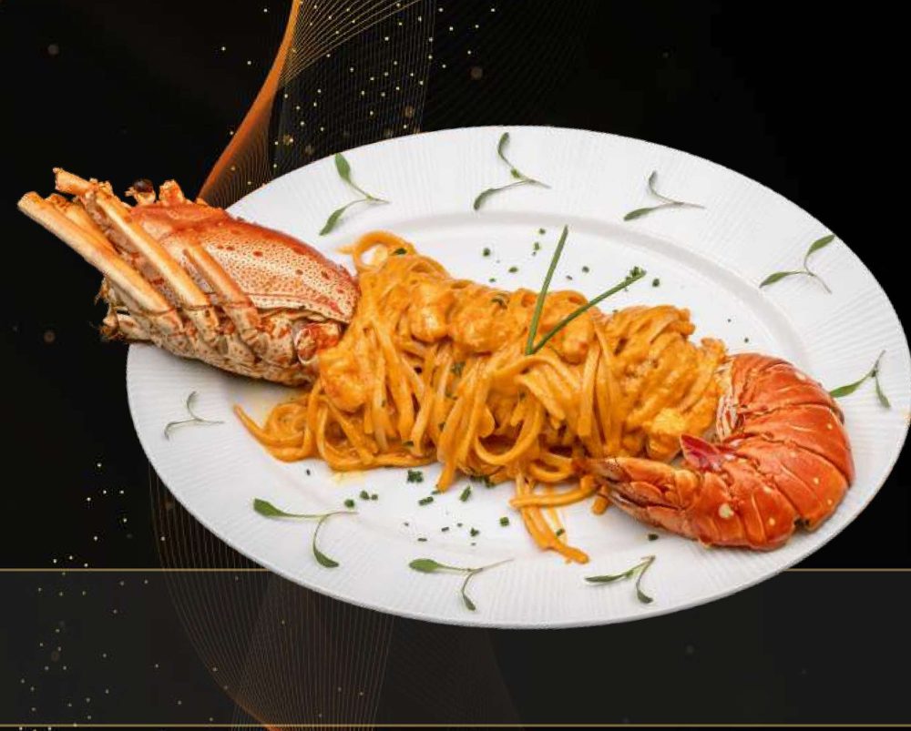 Linguini de Lagosta e molho de tomate